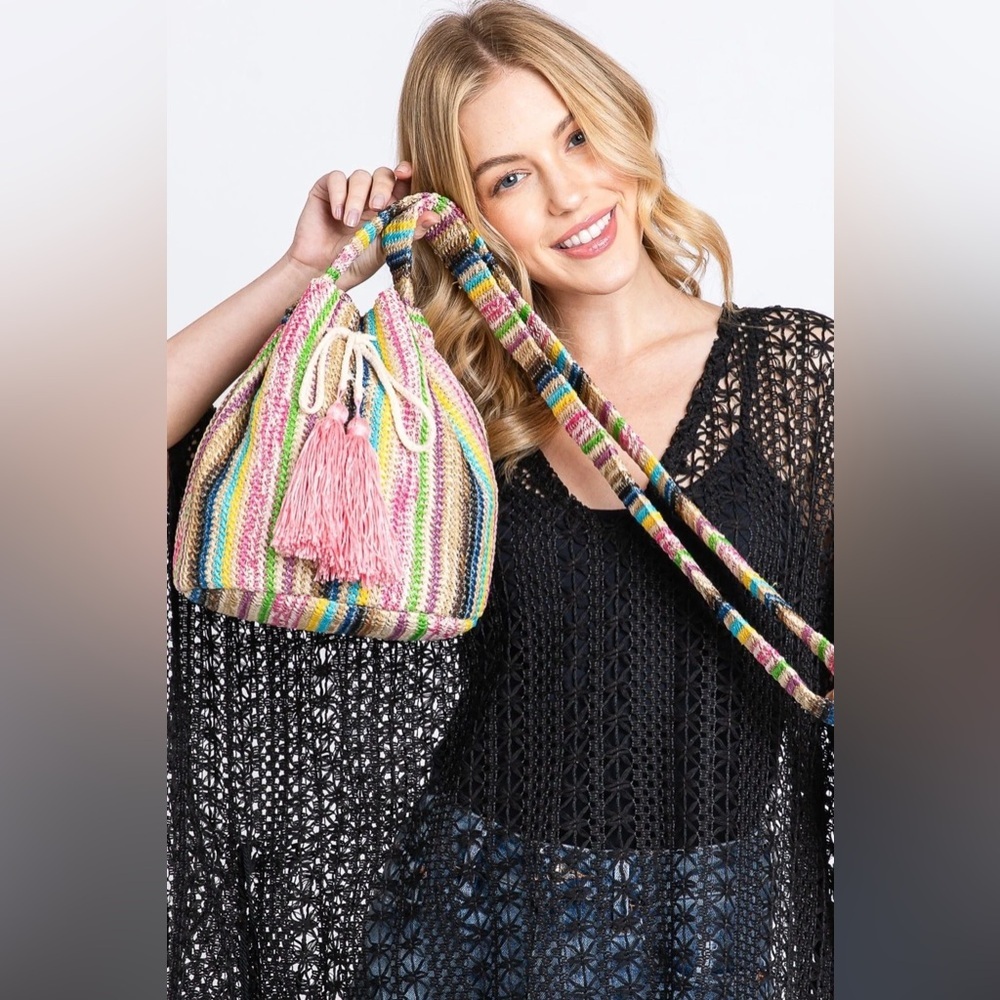 MULTINCOLOR STRIPED STRAW BUCKET BAG